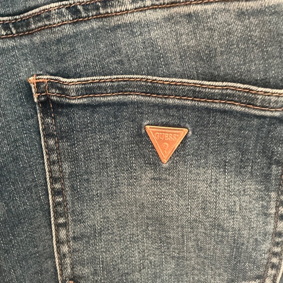 Guess  NWOT Women’s short jean overalls size 27 - Picture 4 of 6